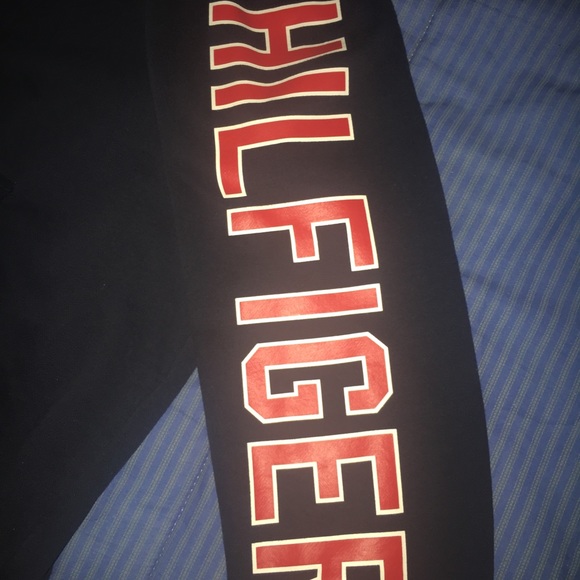 Tommy Hilfiger - Picture 3 of 7